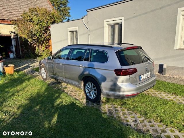 Volkswagen Passat 2.0 TDI SCR Comfortline - 5