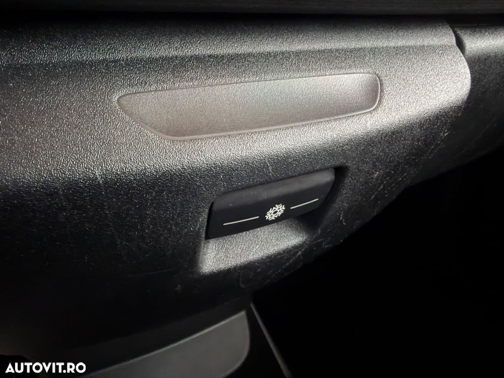 Citroën C4 Picasso 1.6 e-HDI FAP EGS6 Exclusive - 17