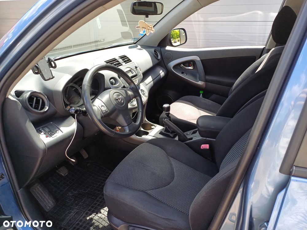 Toyota RAV4 - 5