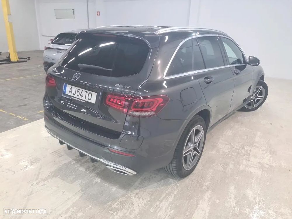 Mercedes-Benz GLC 300 e 4Matic - 3