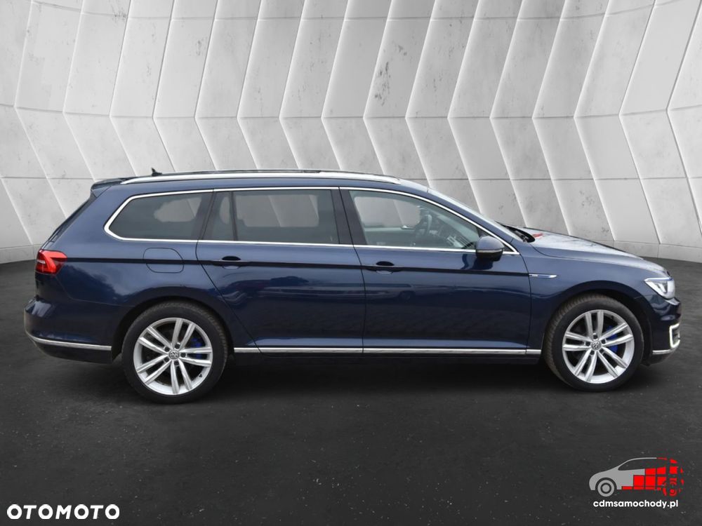 Volkswagen Passat - 11
