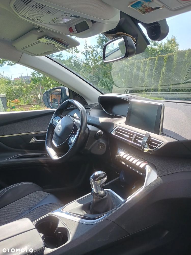 Peugeot 3008 1.5 BlueHDi Allure S&S - 3