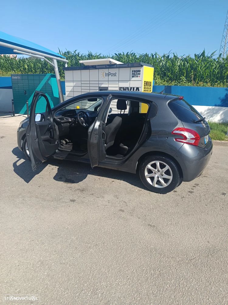 Peugeot 208 1.2 VTi SE Style - 6