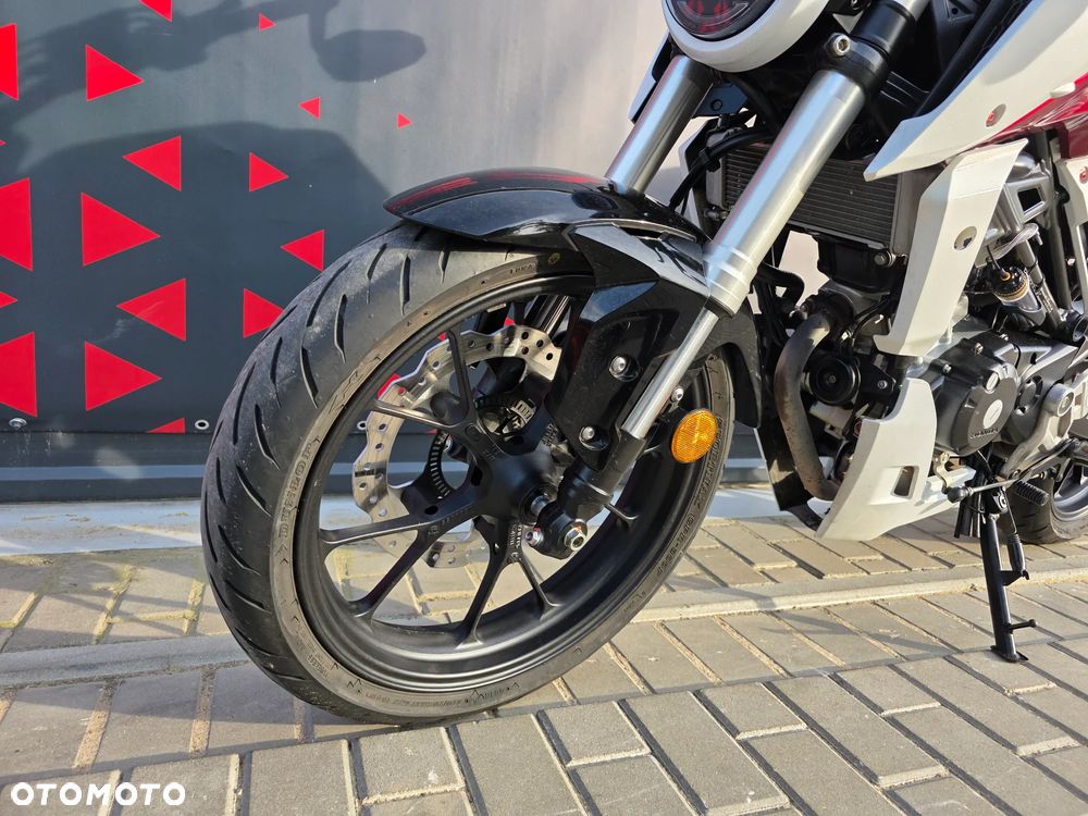 Honda CB - 12