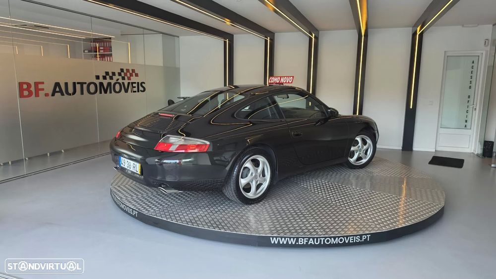 Porsche 911 (996) Carrera - 8