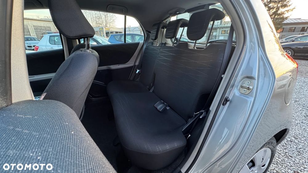 Toyota Yaris 1.3 Sol - 38
