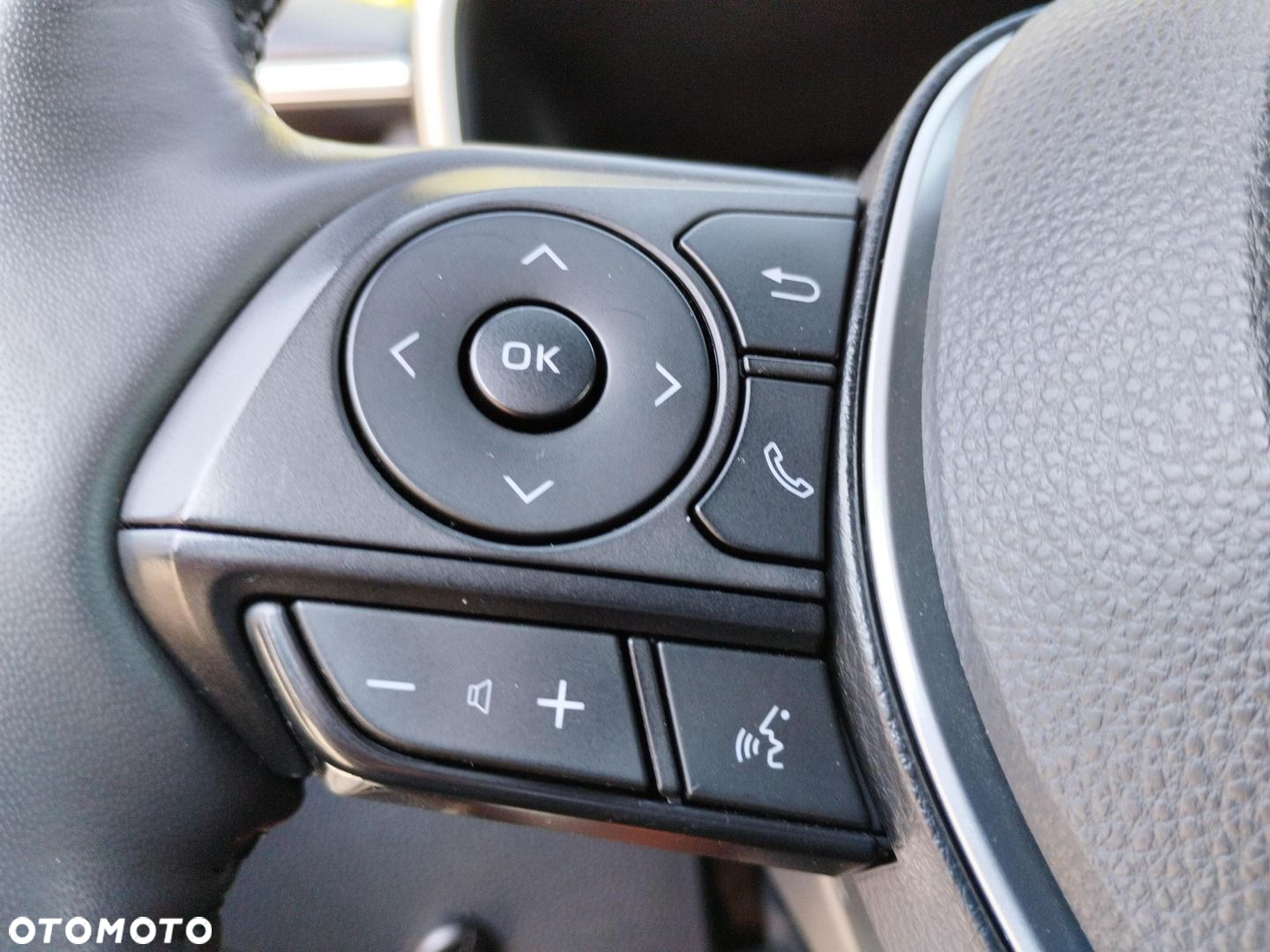 Toyota Corolla Cross - 18