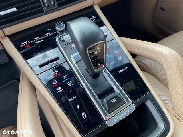 Porsche Cayenne - 29