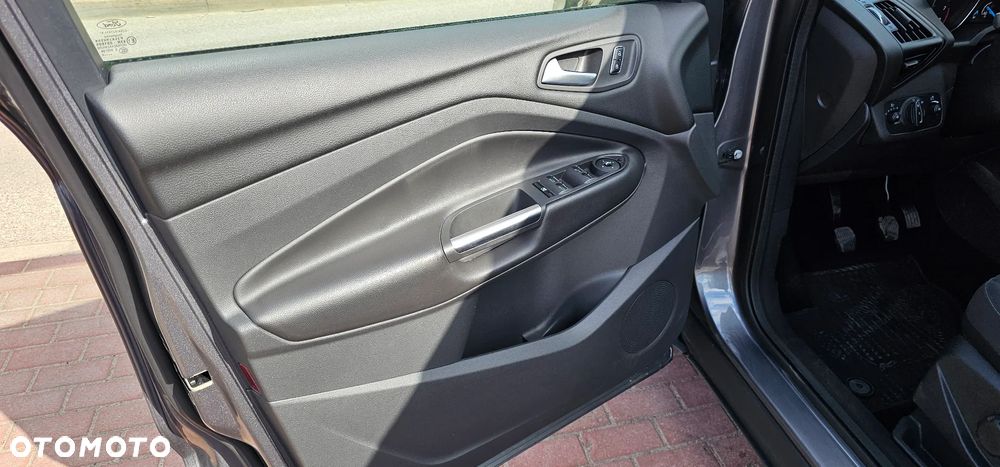 Ford Kuga 1.6 EcoBoost 2x4 SYNC - 9