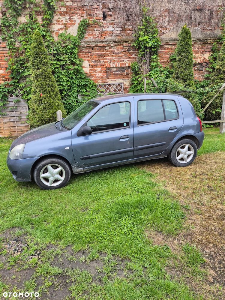 Renault Clio 1.2 16V Alize - 9