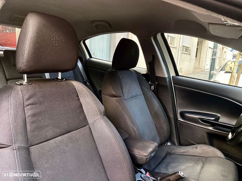 Alfa Romeo Giulietta 1.6 JTDm Corporate - 22