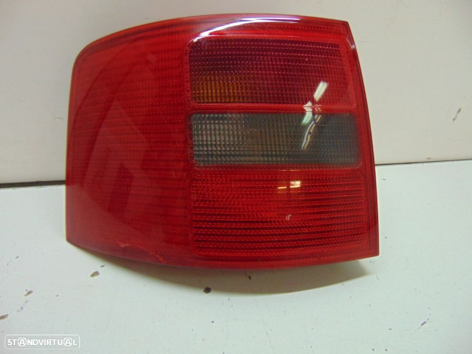 Audi A6 Avant carrinha - farolim traseiro - 4