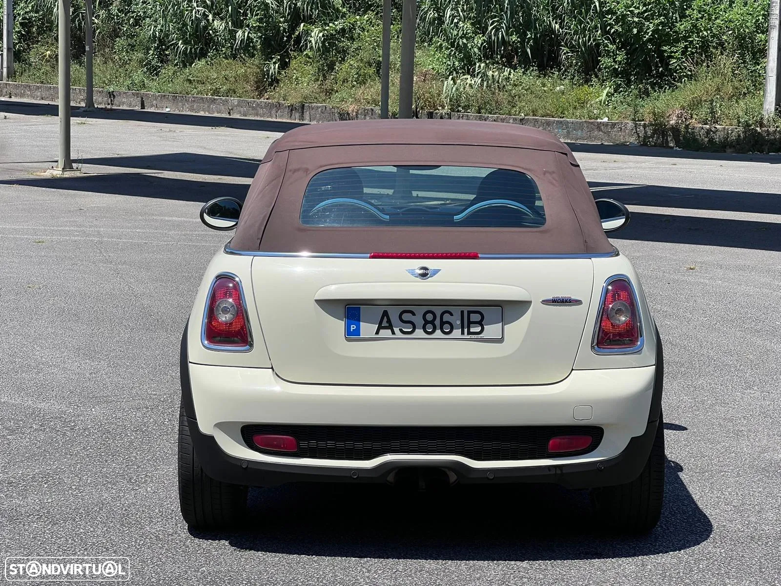 MINI Cabrio John Cooper Works - 15