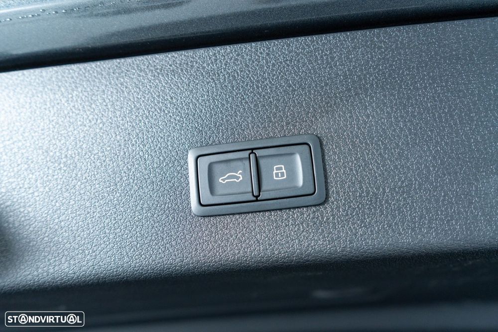 Audi Q8 e-Tron Sportback 55 quattro S line - 28