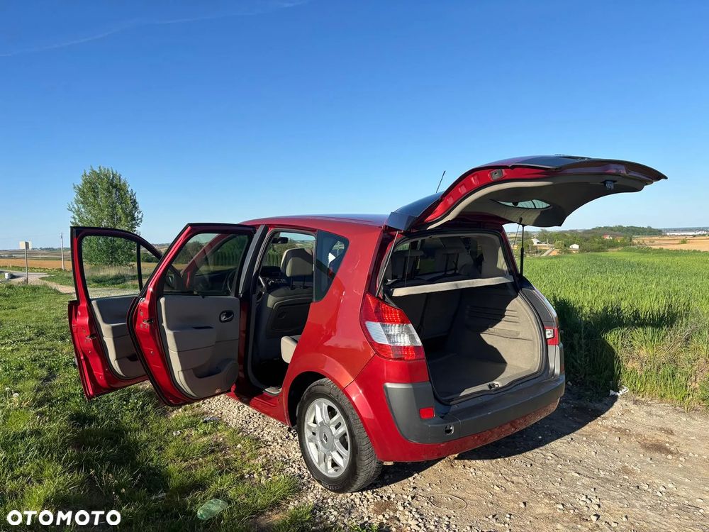 Renault Scenic 1.9 dCi FAP Avantage - 36