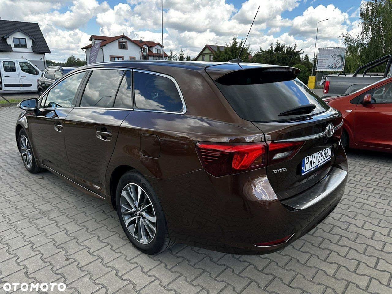 Toyota Avensis 2.0 D-4D Premium - 9