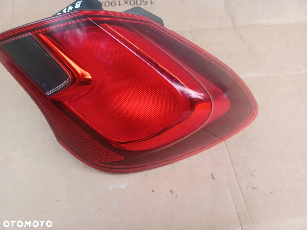 LAMPA TYLNA PRAWA OPEL CORSA E 3D - 8