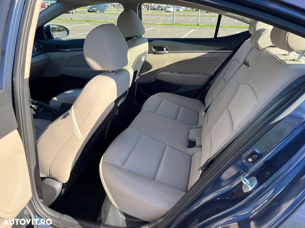 Hyundai Elantra 1.6 MPi Highway - 15