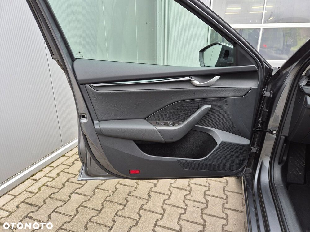 Skoda Octavia 2.0 TDI Drive Essence DSG - 13