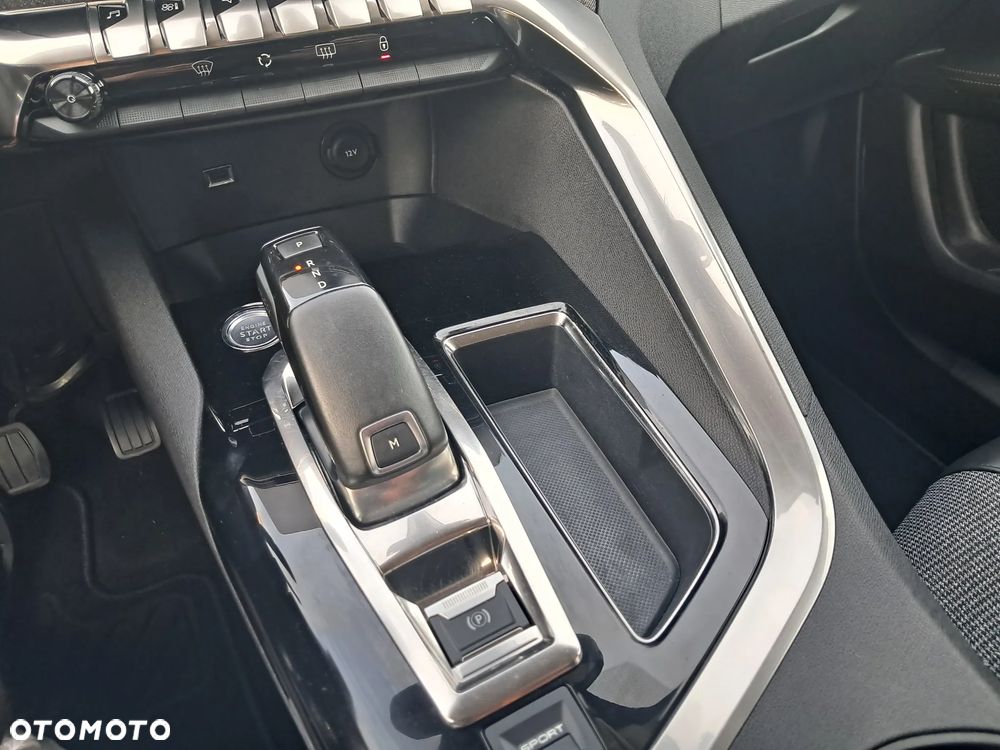 Peugeot 3008 1.5 BlueHDi Allure S&S EAT8 - 16