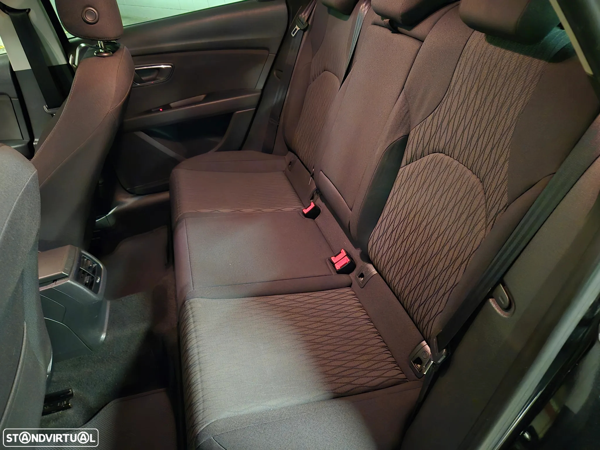 SEAT Leon ST 1.6 TDI Style Ecomotive - 32