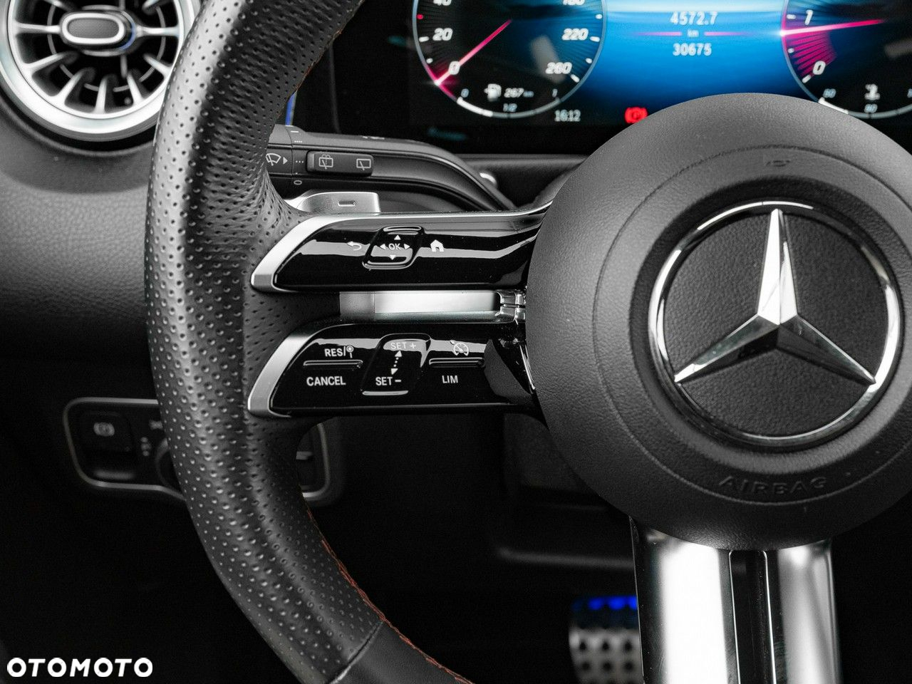 Mercedes-Benz GLB 200 d 4-Matic AMG Line 8G-DCT - 19