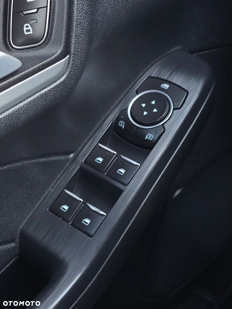 Ford Kuga - 30