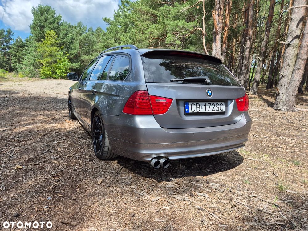 BMW Seria 3 320i - 3