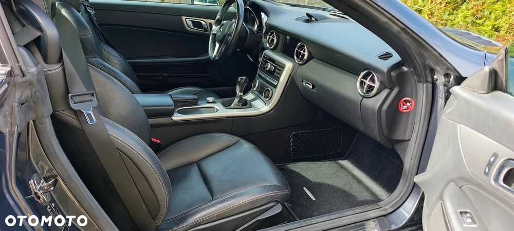 Mercedes-Benz SLK 200 (BlueEFFICIENCY) - 9