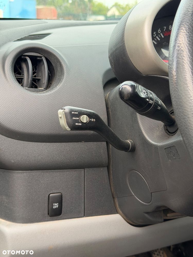 Daihatsu Sirion 1.5 - 13