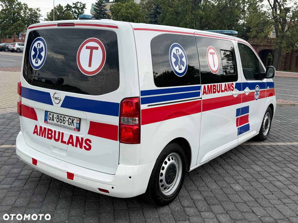 Opel Vivaro Karetka Ambulans Ambulance Sanitarny EN1789 - 6