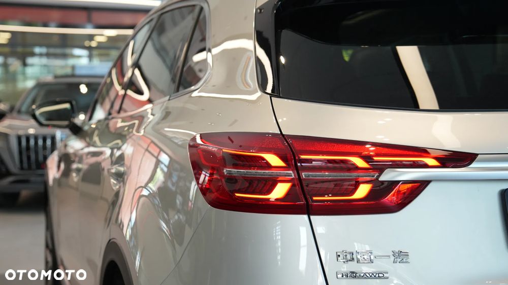 Hongqi HS5 - 11