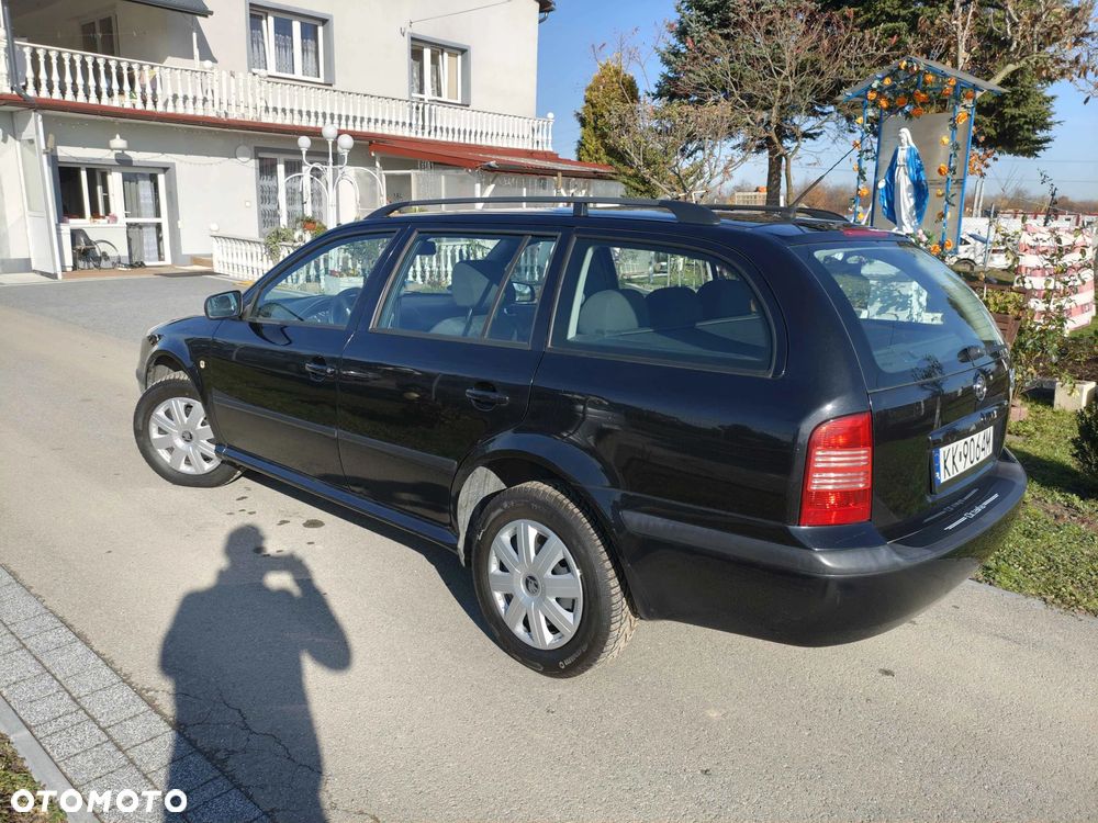 Skoda Octavia 1.6 Tour - 5