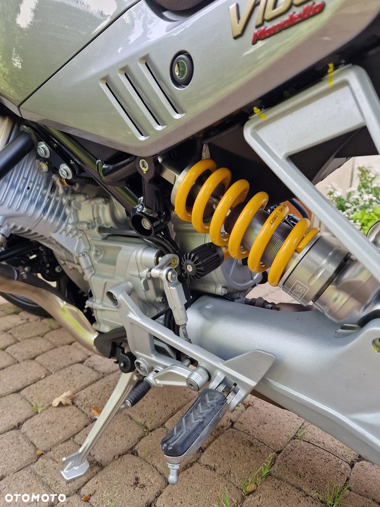 Moto Guzzi V100 Mandello - 11