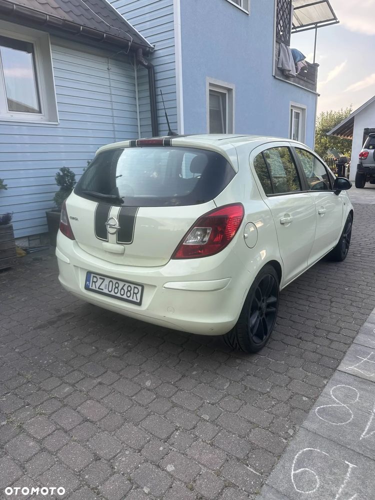 Opel Corsa 1.2 16V Cosmo - 5