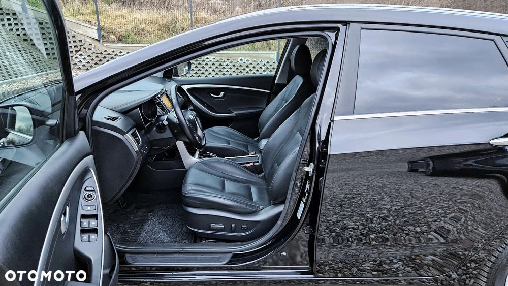 Hyundai i30 1.6 CRDi Automatik Style - 24