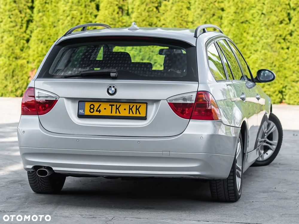 BMW Seria 3 318d DPF - 12