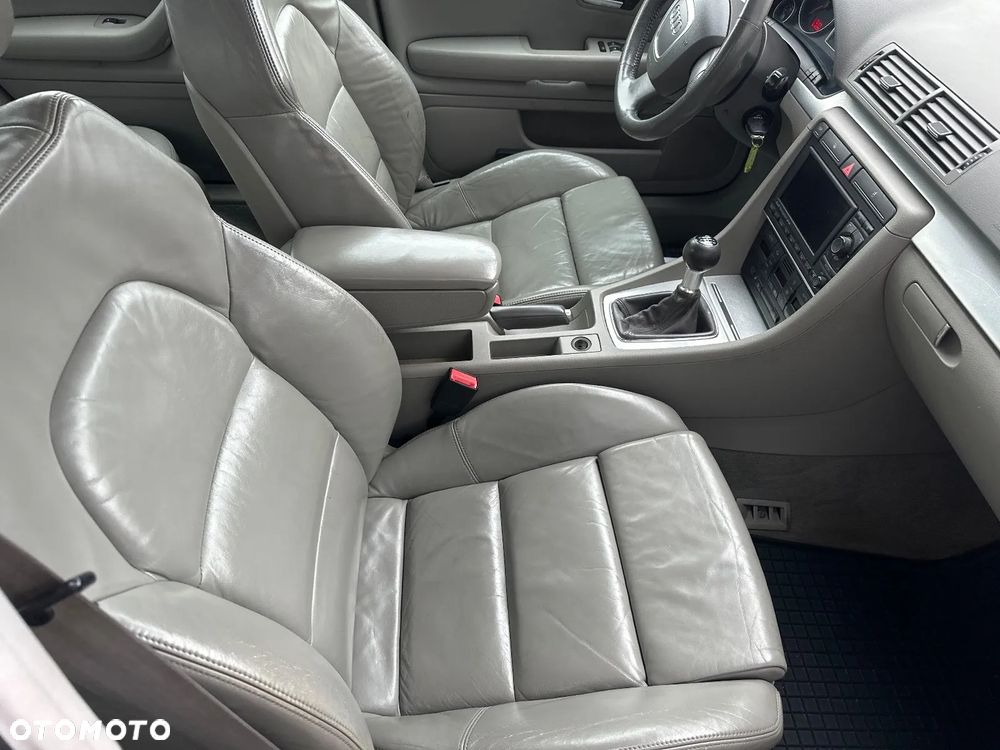 Audi A4 Limousine - 17