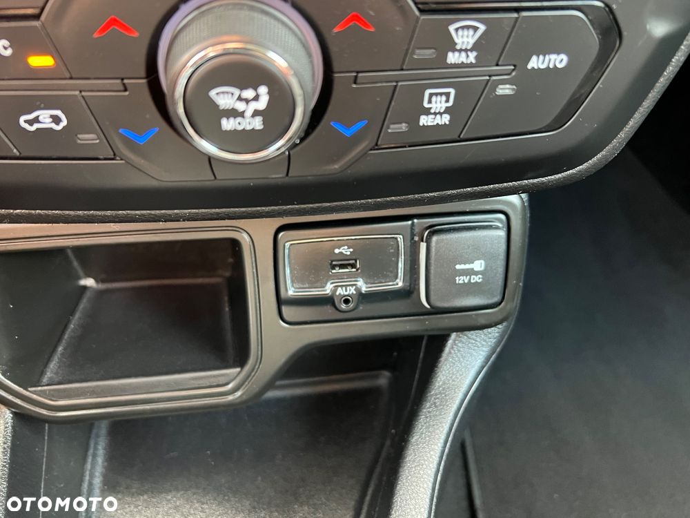 Jeep Renegade 1.4 MultiAir Limited FWD S&S - 36
