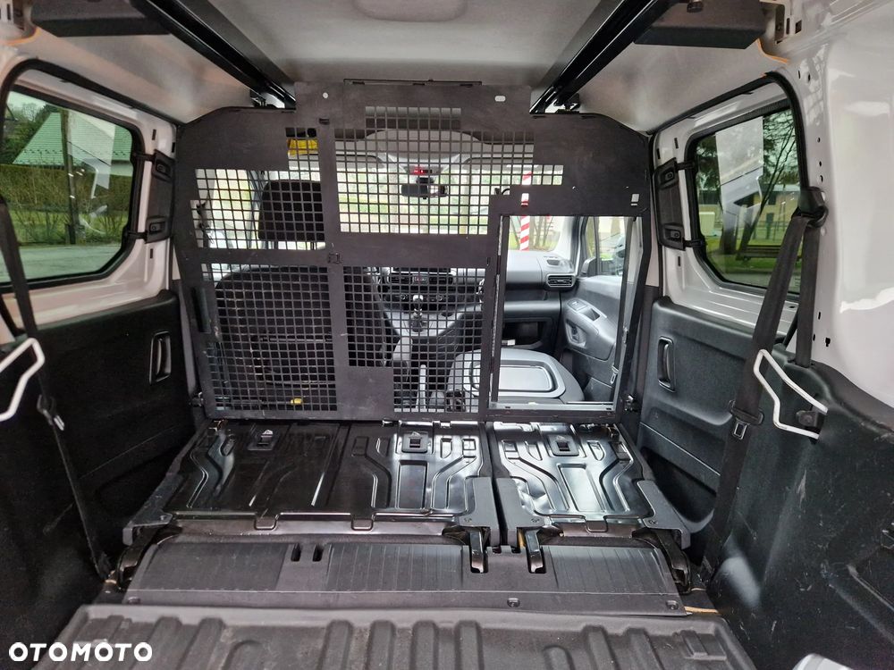 Opel Combo Maxi Brygadówka 5 Osób - 17