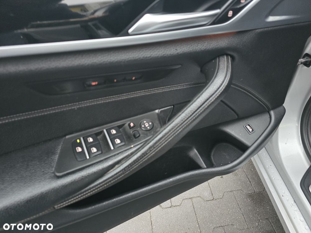 BMW Seria 5 520d - 37