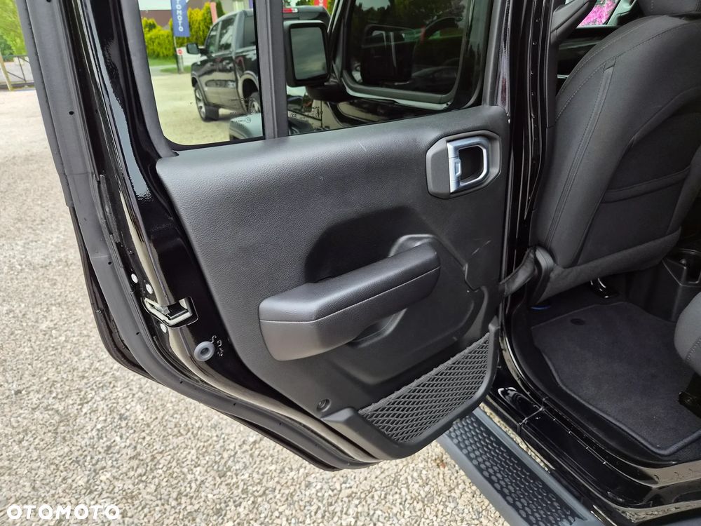 Jeep Wrangler - 18