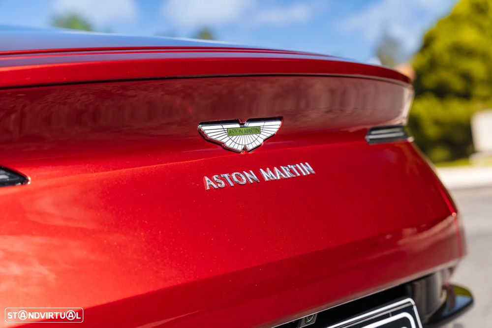 Aston Martin DB11 Coupé V12 AMR - 11