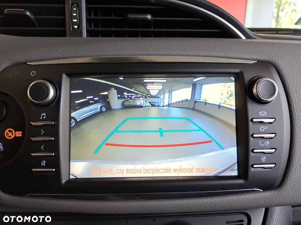 Toyota Yaris 1.5 Premium - 25