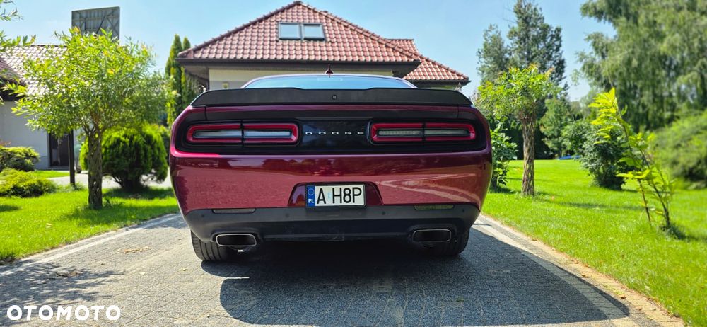 Dodge Challenger - 9