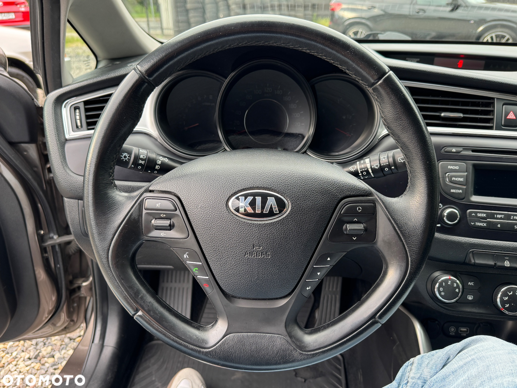Kia Ceed Cee'd 1.6 GDI L - 12