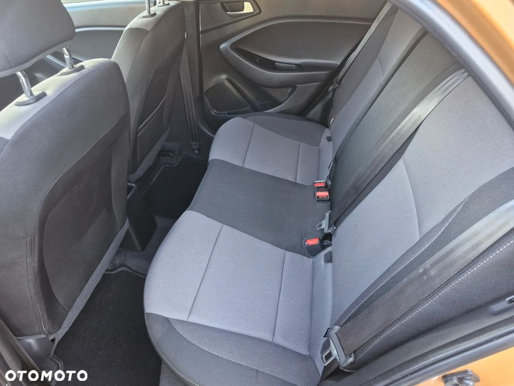 Hyundai i20 1.2 Passion - 10