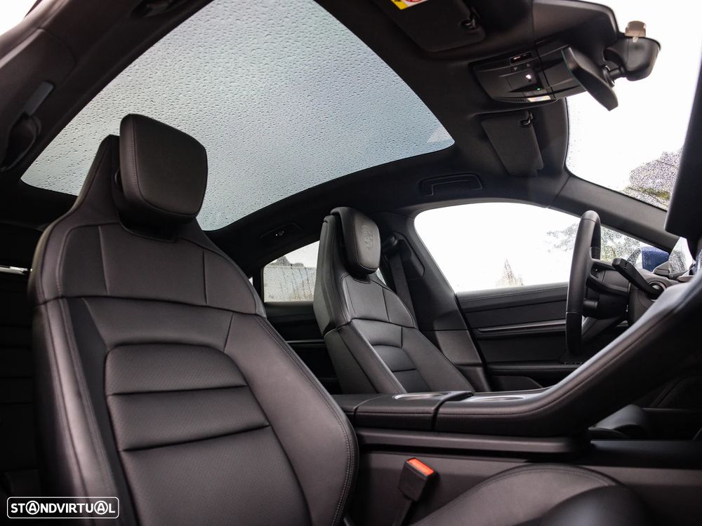 Porsche Taycan 4S - 33