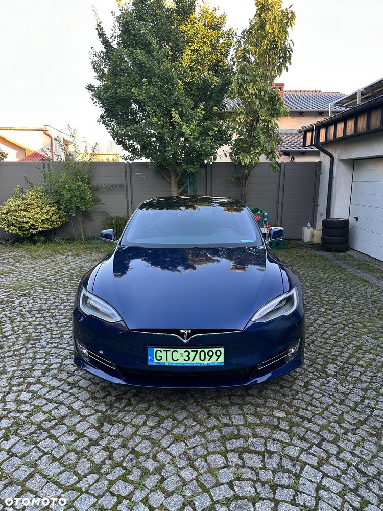 Tesla Model S - 2
