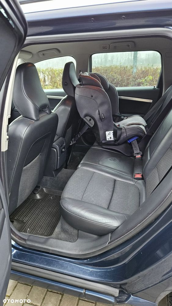 Volvo V70 2.5T Momentum - 23